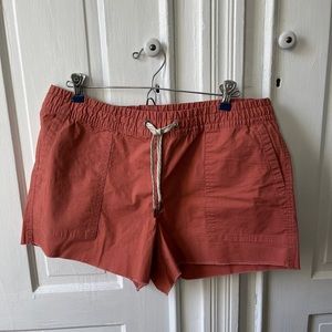 Vuori shorts NWT